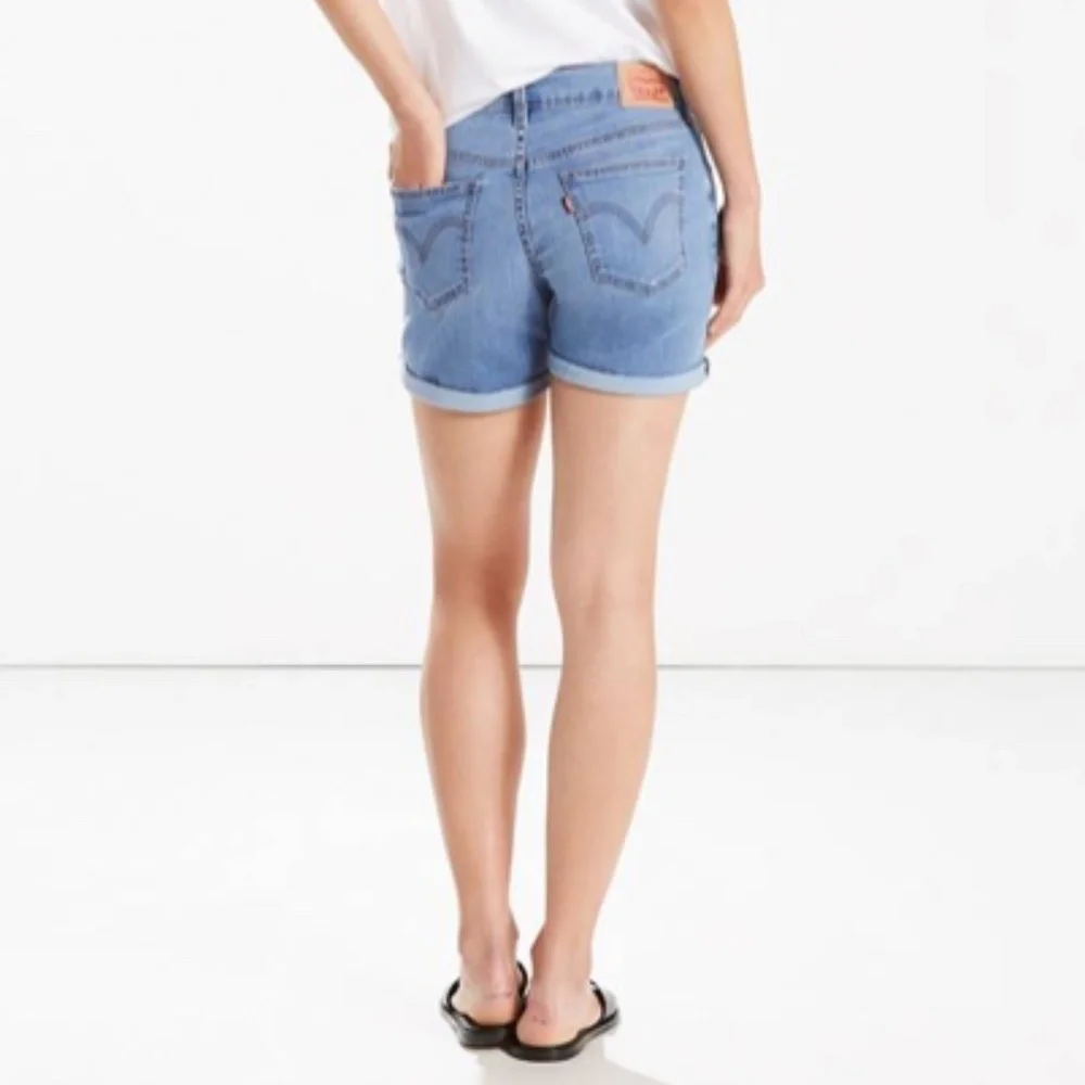 Levi's Mid-Length Women's Shorts Denim Jean Shorts Medium Wash Size 26